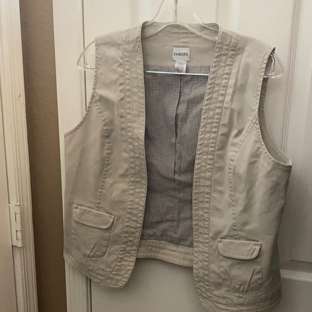 FINAL MARKDOWN Ladies’ Chico’s Open-front Vest (1) medium